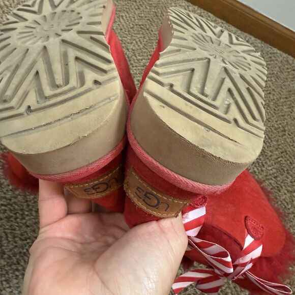 Uggs Red Short Boots With Striped Christmas Bows Rare Women’s Size 6 - Picture 12 of 12